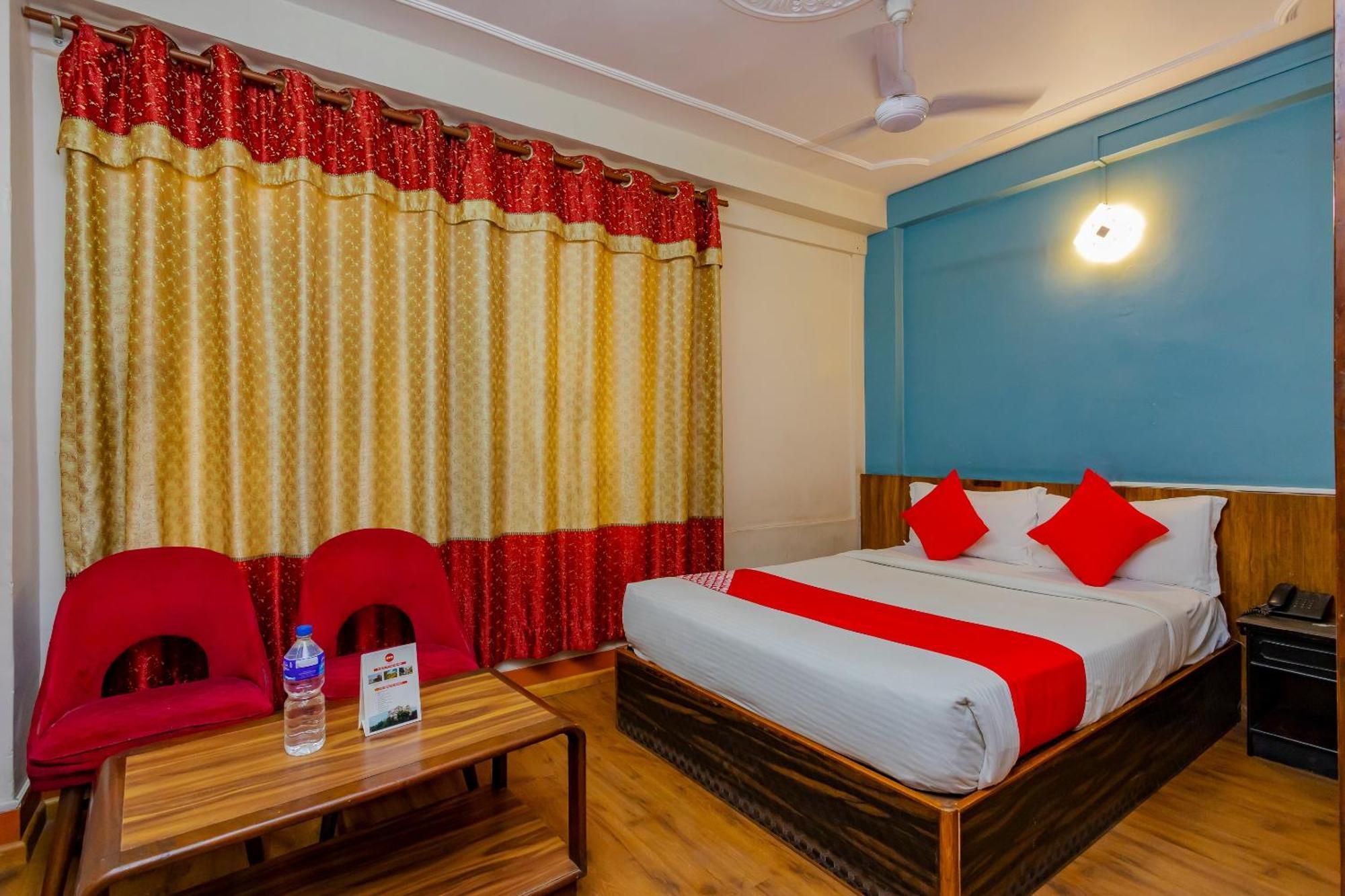 Oyo 795 Hotel Holiday Inn Kathmandu Exterior photo