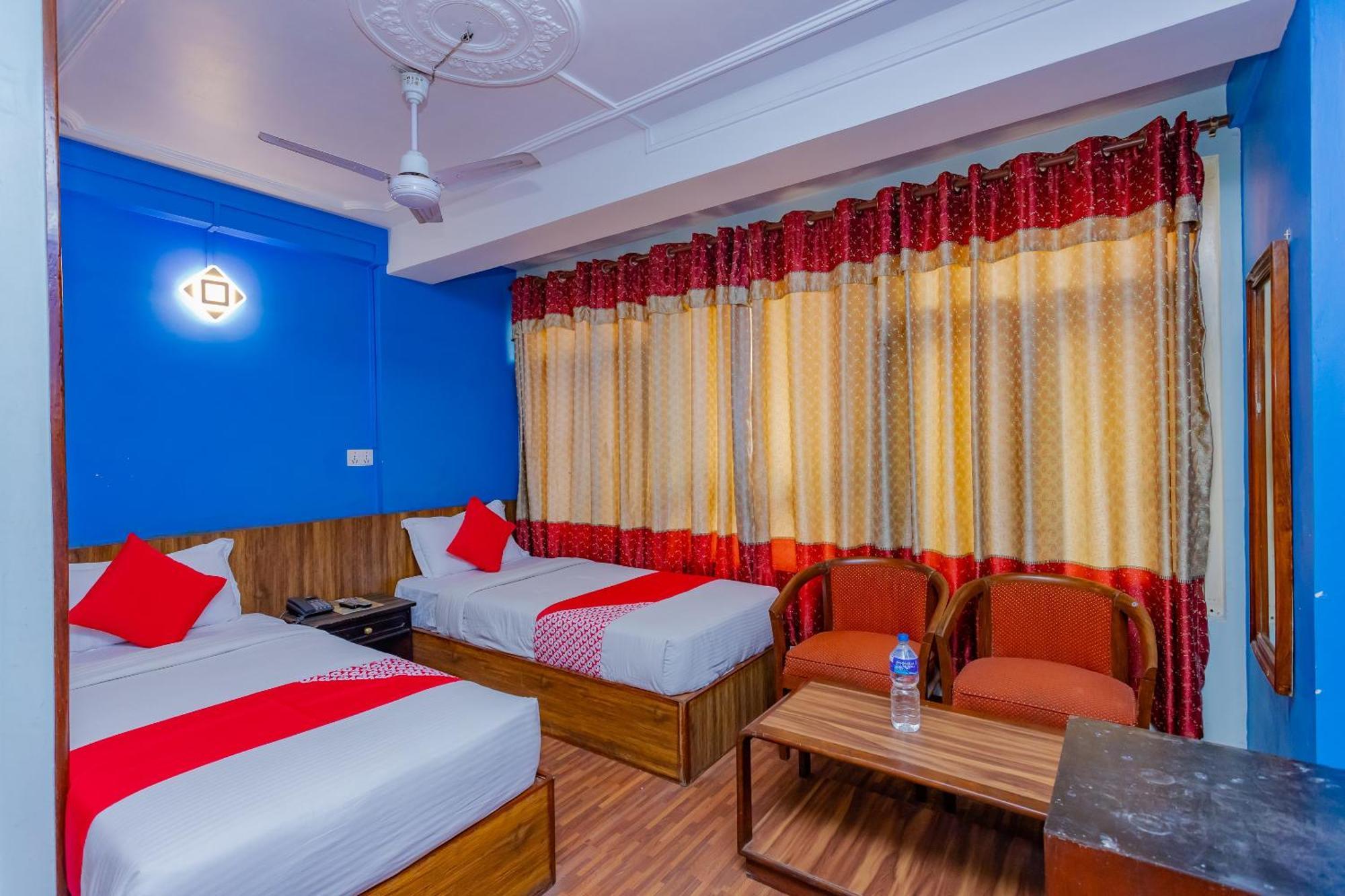 Oyo 795 Hotel Holiday Inn Kathmandu Exterior photo